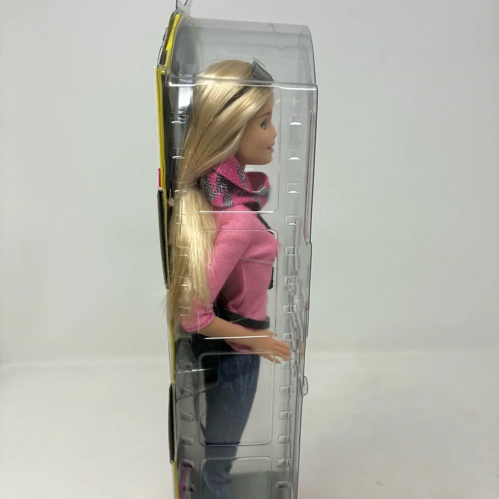 2015 Barbie Doll Film Director Career of the Year Blond hair mint in box - Picture 5 of 8